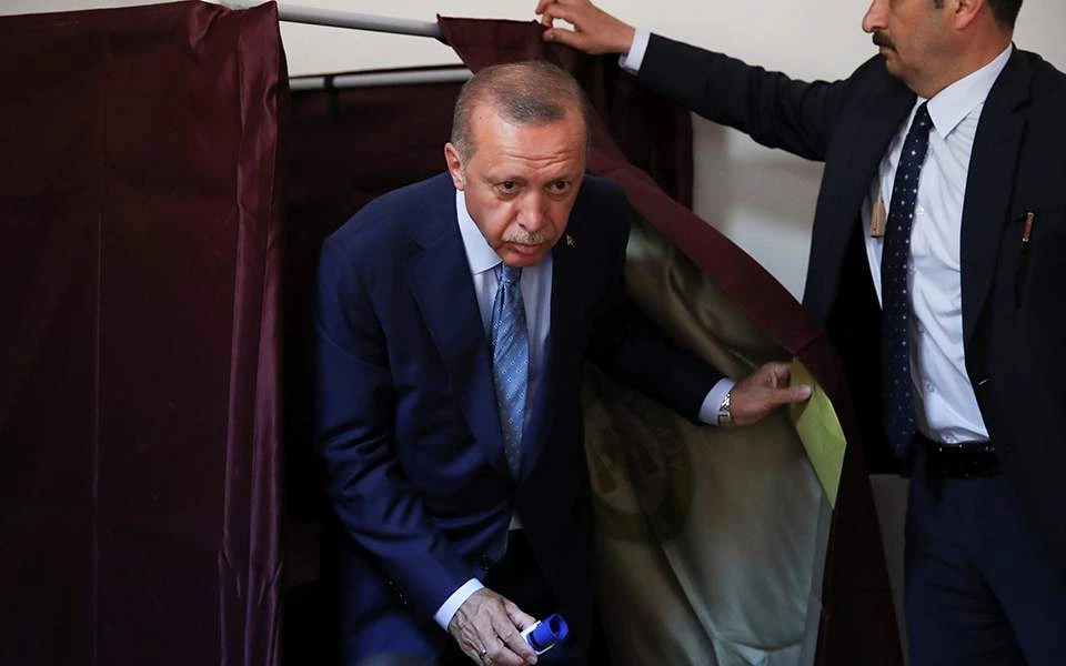 Το 65,8% των Τούρκων της Γερμανίας ψήφισε τον Ερντογάν